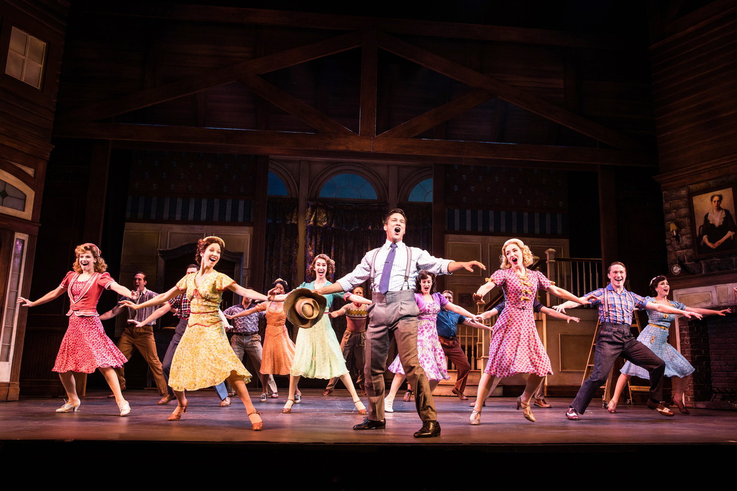 VIDEO HOLIDAY INN Dances Into Paper Mill Playhouse! Video