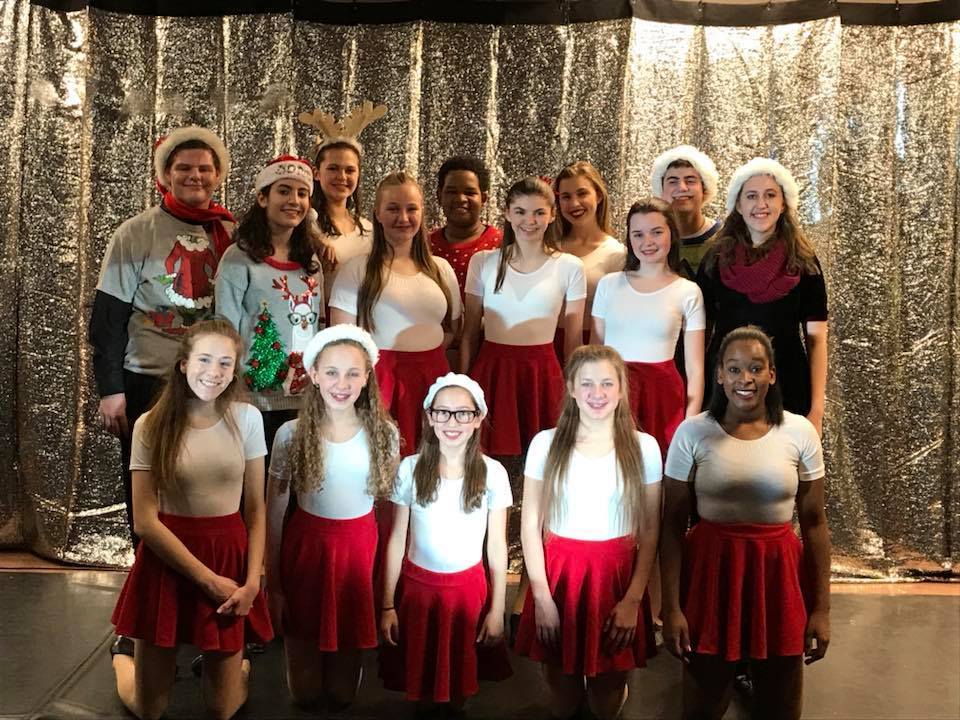 Review: SHOWSTOPPERS HOLIDAY SPECTACULAR at Moorestown Theater Company Image