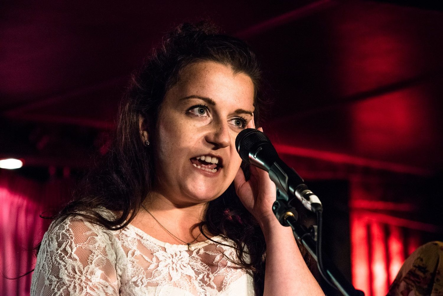Review: THE DYSFUNCTIONAL GUIDE TO BEING A THIRD WHEEL, Live At Z del Image