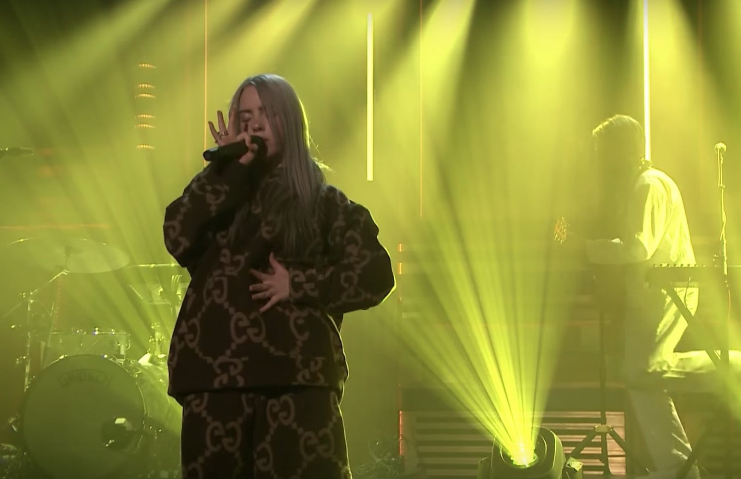 VIDEO Watch Billie Eilish Perform BELLYACHE On THE TONIGHT SHOW