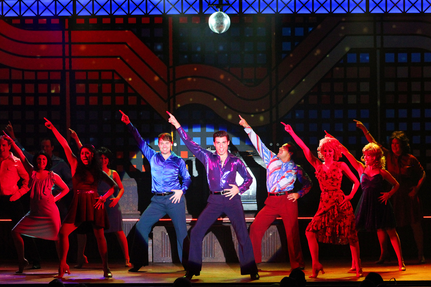 Review: SATURDAY NIGHT FEVER at Broadway Palm Has Audiences Disco Dancing! Image