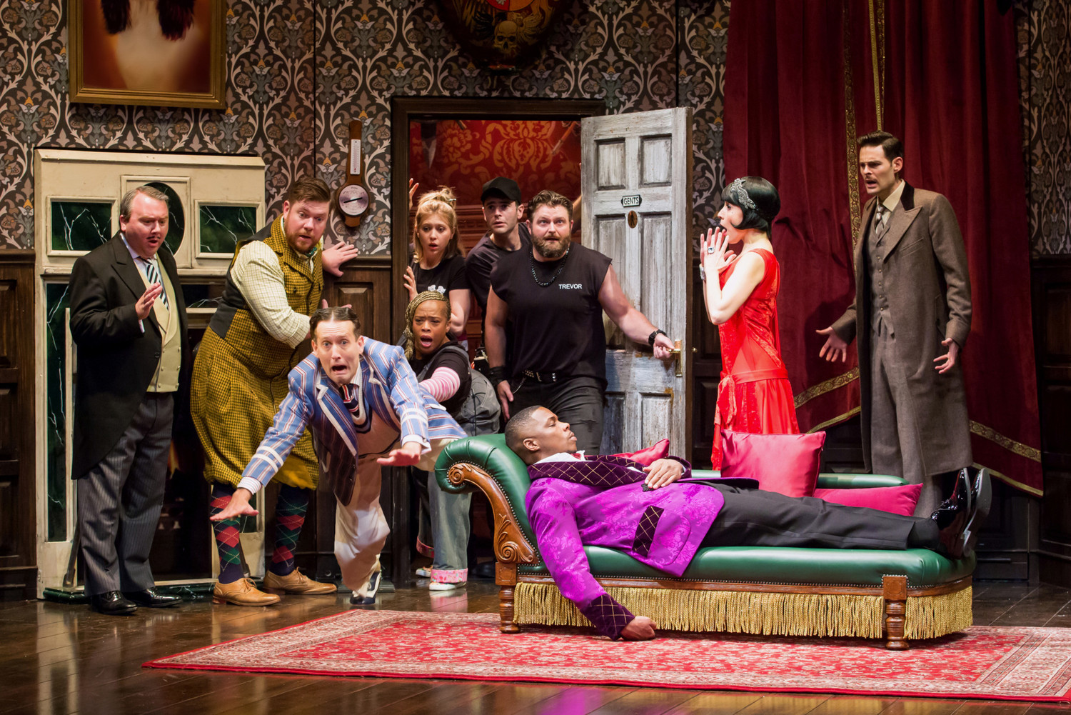 Review: THE PLAY THAT GOES WRONG at Oriental Theatre 
