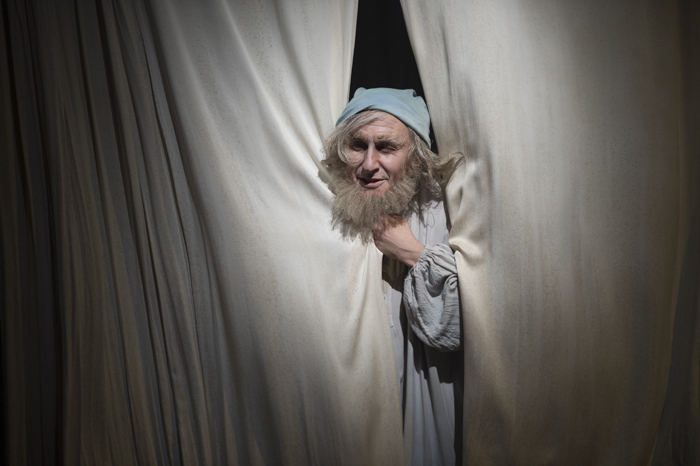 Review: Tailor made Hometown 'A CHRISTMAS CAROL' at SHAW FESTIVAL 