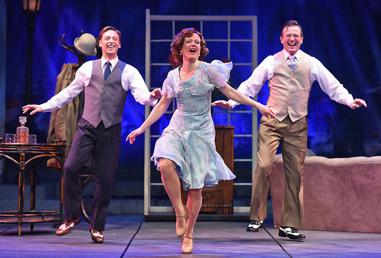 Review: SINGIN' IN THE RAIN a Delightful Downpour at Beef And Boards 