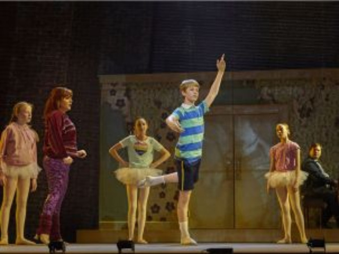 Review: Theatre Calgary's BILLY ELLIOT THE MUSICAL Shines a Spotlight on Calgary's Talent  Image