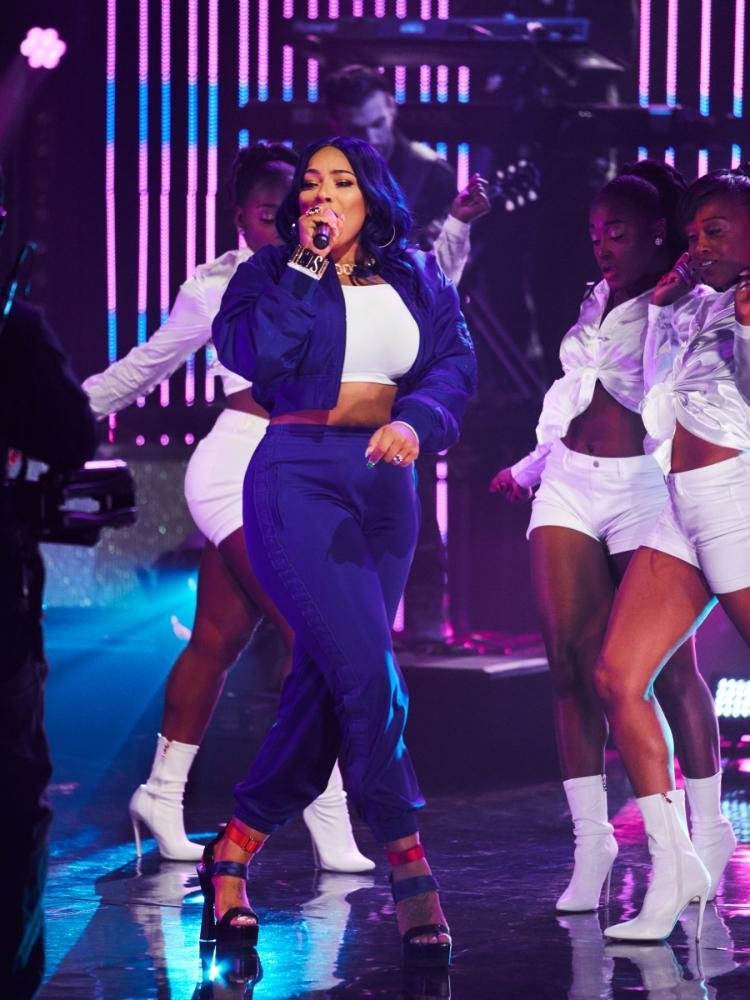 VIDEO: Stefflon Don Performs 'Hurtin' Me' on LATE LATE SHOW Video