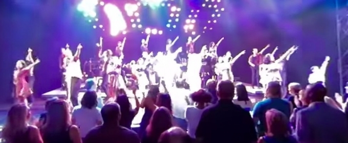 VIDEO: Watch the Touring Cast of ON YOUR FEET Take a Bow in 360 Degrees! Video