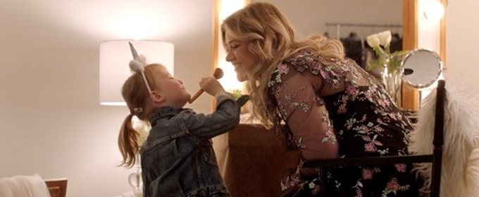 VIDEO: Kelly Clarkson Stars Alongside Daughter In Official Video For 'Broken &… Video