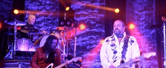 Photo Coverage: THE MAVERICKS Play The Music Hall at Tarrytown Photos