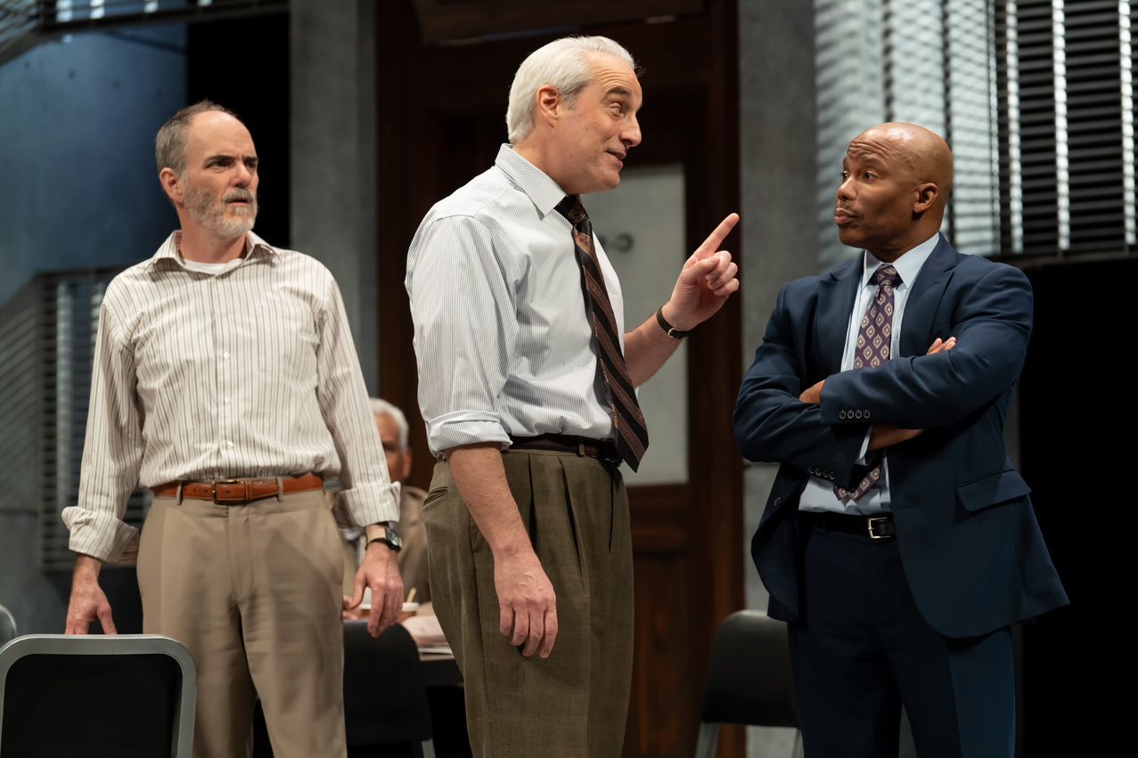 Review: A new look at TWELVE ANGRY MEN at Ford's Theatre 