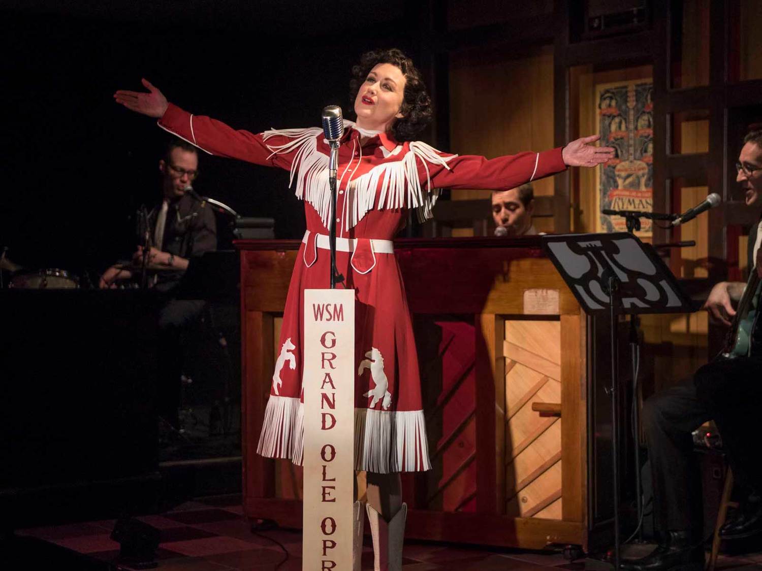 Review: Good, Plain Fun & A Remarkable Friendship Fill the Cabaret at the Milwaukee Rep's ALWAYS...PATSY CLINE Image