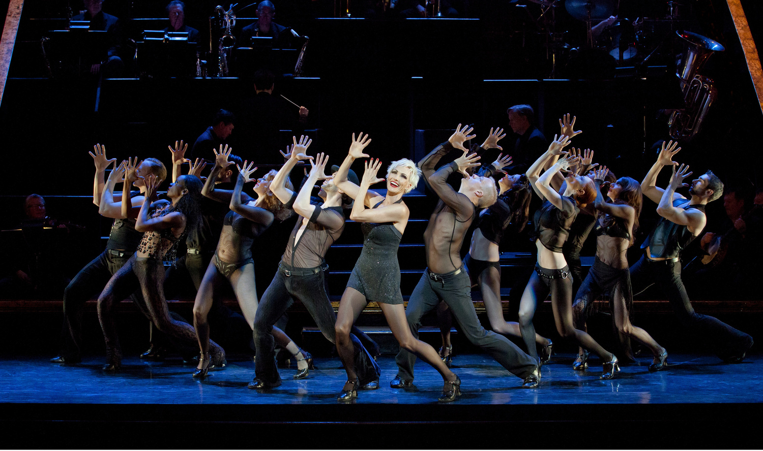 Review: CHICAGO BRINGS MAGIC to Straz Center Image