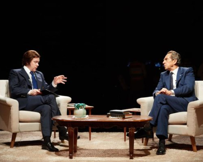 Review: FROST/NIXON, Crucible, Sheffield Image