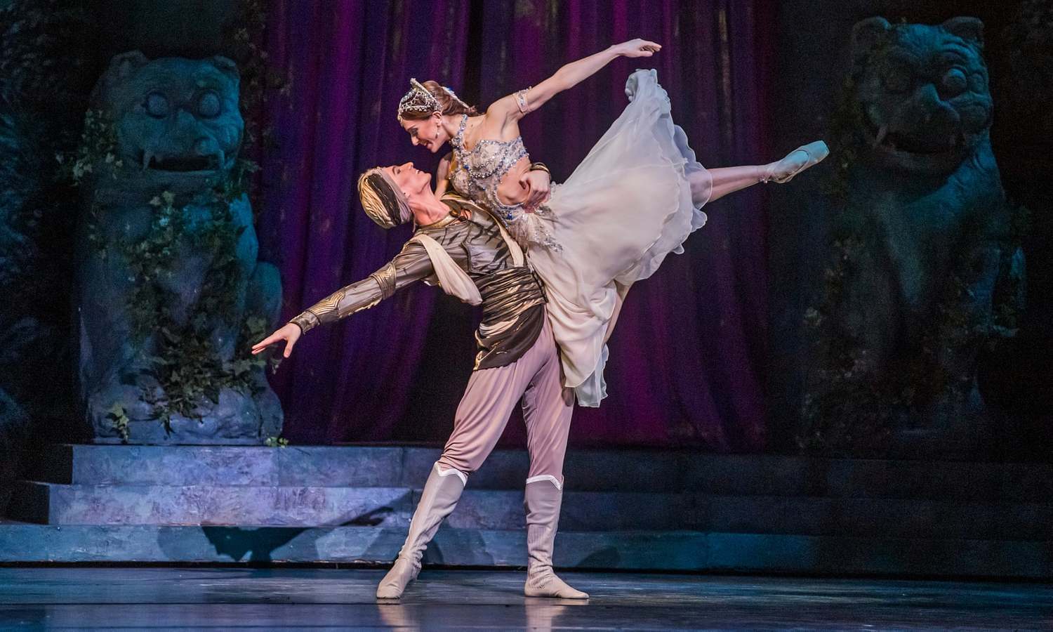 Review: LA BAYADÈRE, Royal Opera House Image