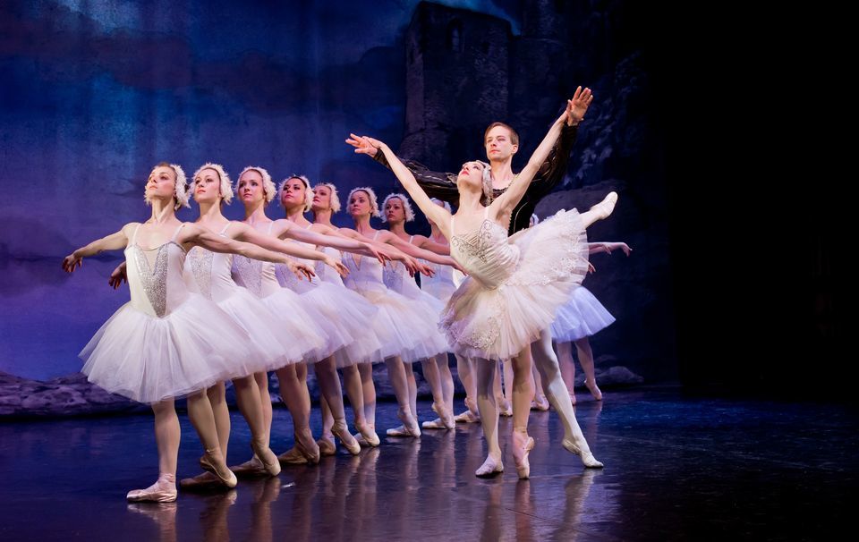 THE BEST OF SWAN LAKE Comes To Prague Hybernia Theatre Today 