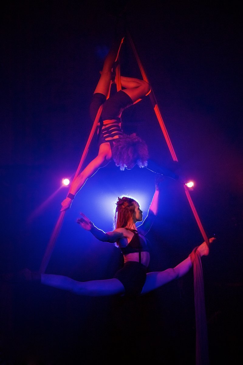 Review: BECOMING SHADES, VAULT Festival 