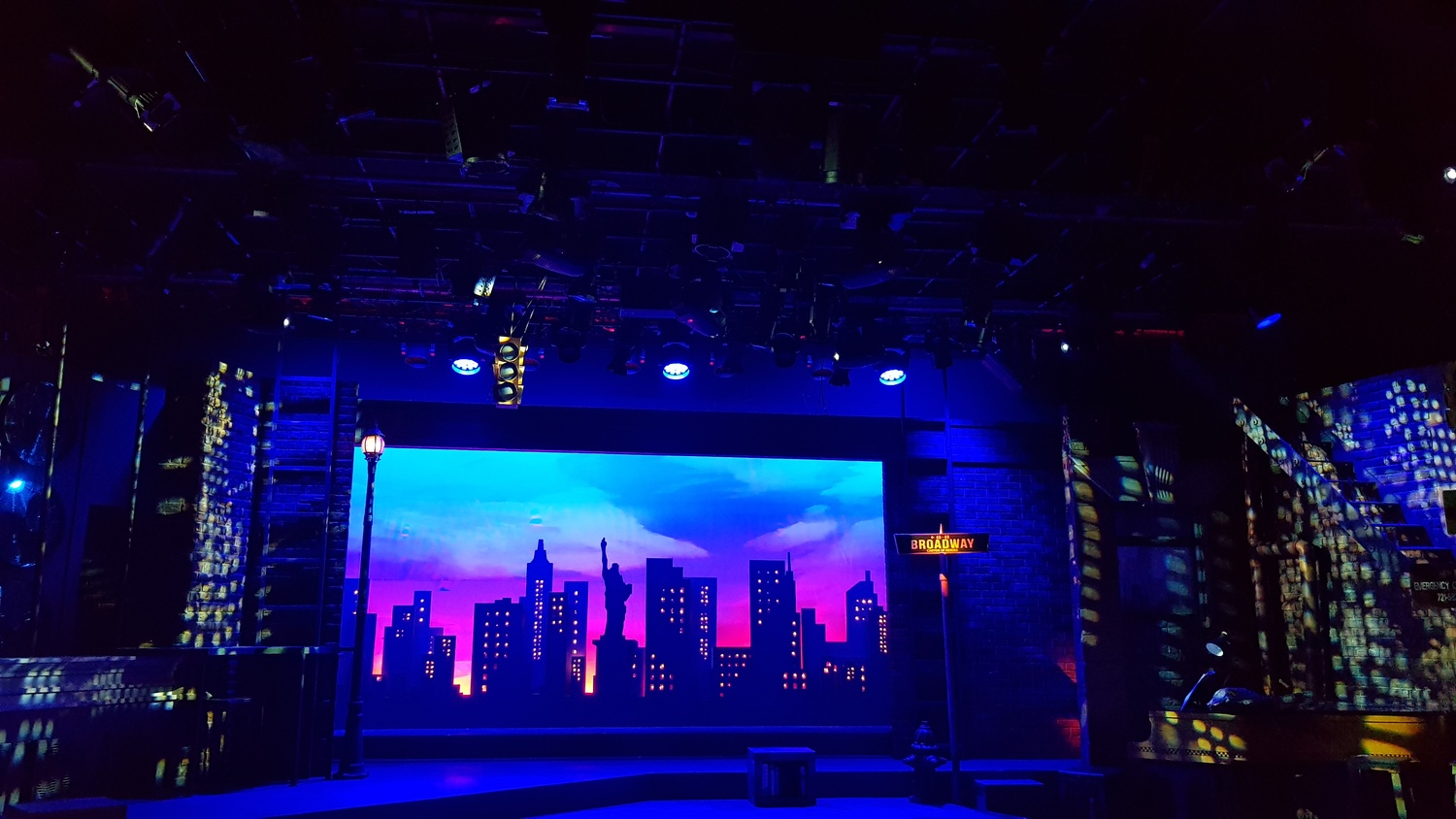 Review: ORDINARY DAYS at PMC Daehango Jayu Theater,
'What's Your Big Picture?' Image