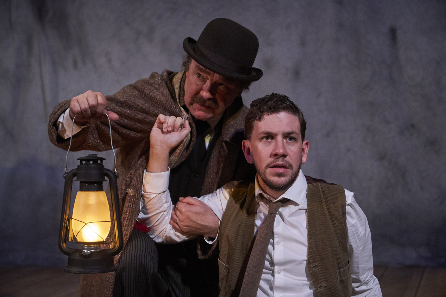 Review: THE WOMAN IN BLACK at Royal George Theatre Image