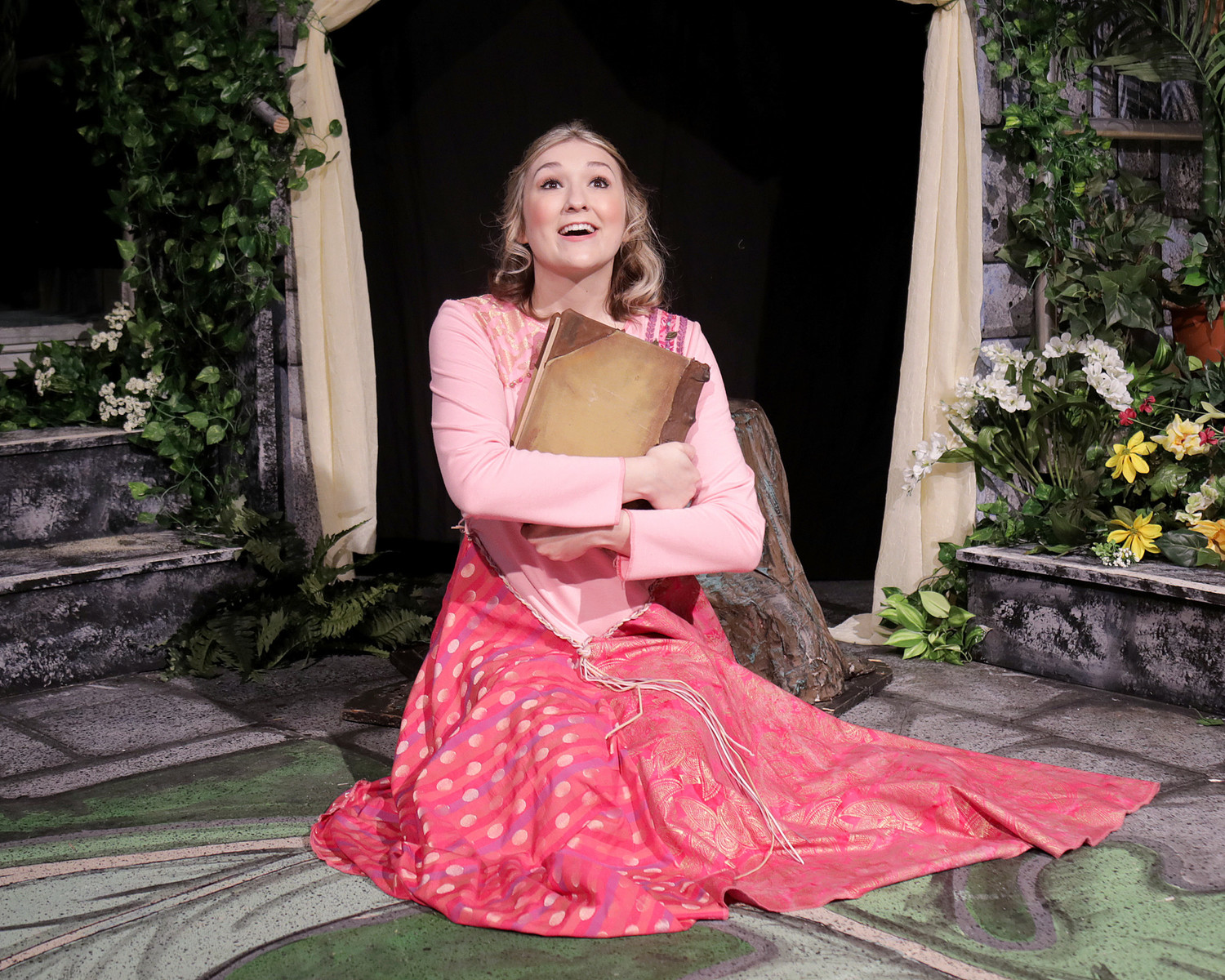 BWW Review: ELLA ENCHANTED at Kate Goldman Children's Theatre-Des Moines Playhouse: An Enchanting Evening for Children of All Ages 