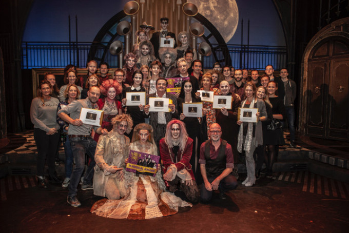 Feature: THE ADDAMS FAMILY at Tour: 11 nominations for the Musical Awards! 