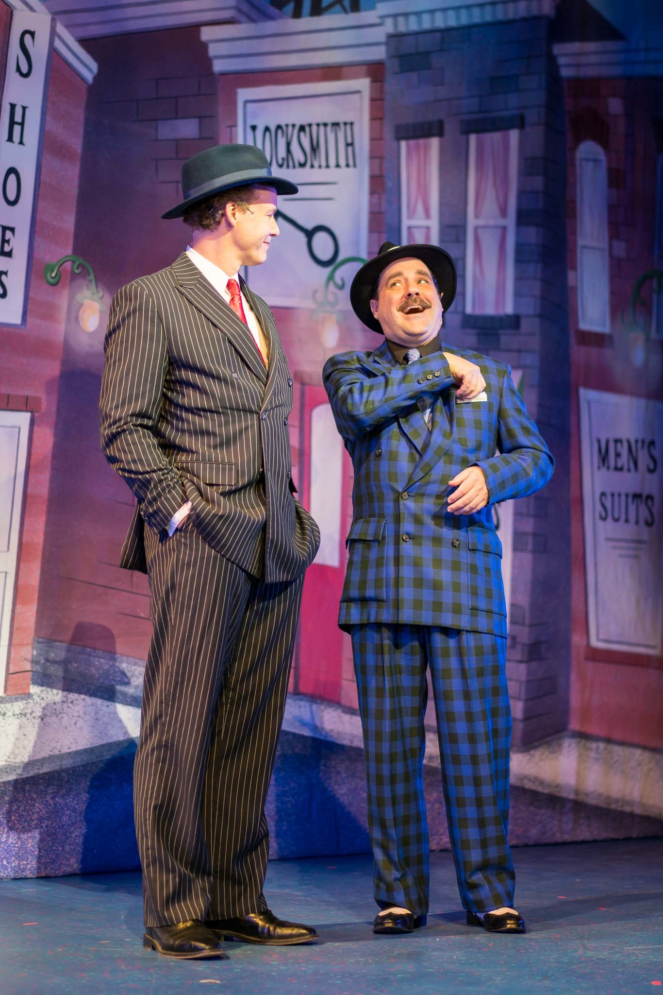 Review: GUYS AND DOLLS at Fulton Theatre Image
