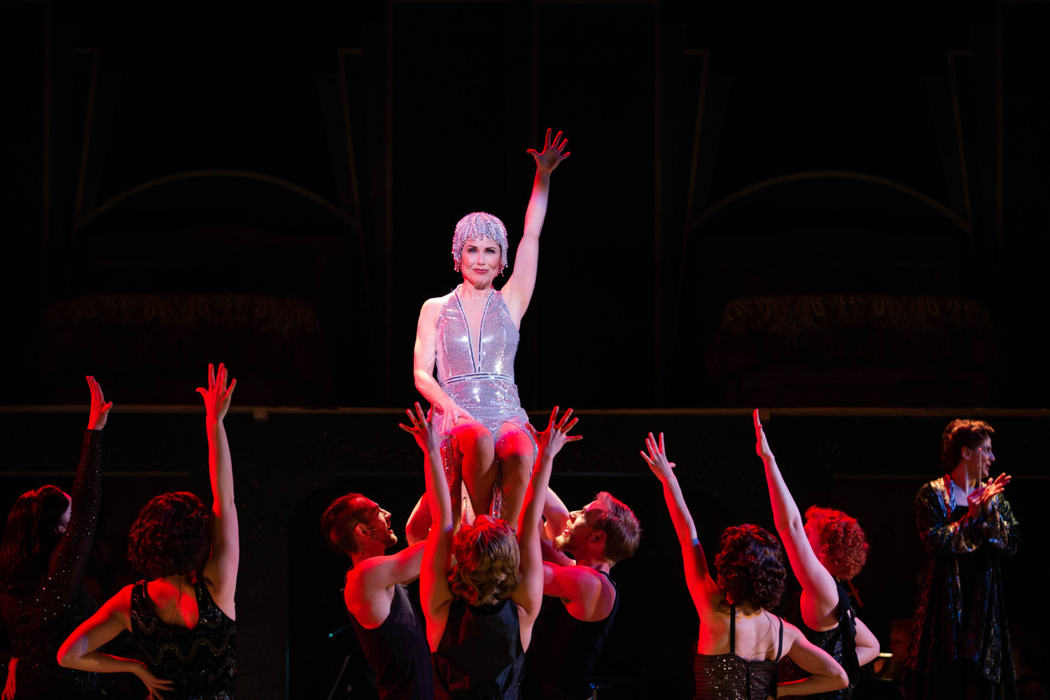 Review: VICTOR/VICTORIA at Artistry 