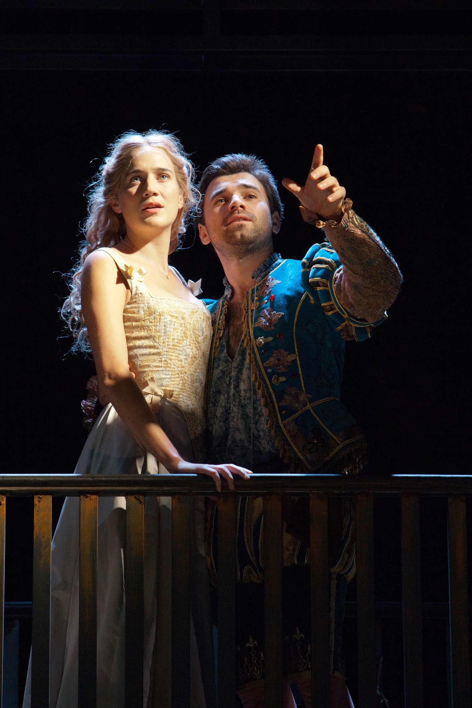Review: SHAKESPEARE IN LOVE, Theatre Royal Bath Image