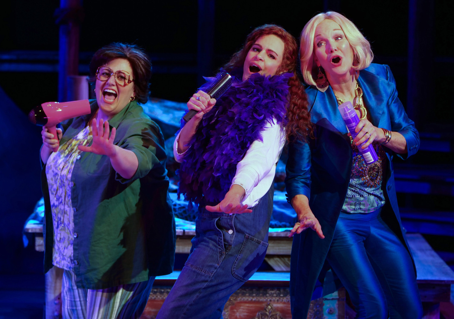 Review: MAMMA MIA! at Chanhassen Dinner Theatres 