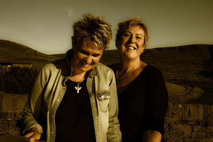 Review: CHRIS WHILE AND JULIE MATTHEWS WITH VINCENT'S CHAIR: ADELAIDE FRINGE2018 at Church Of The Trinity Image