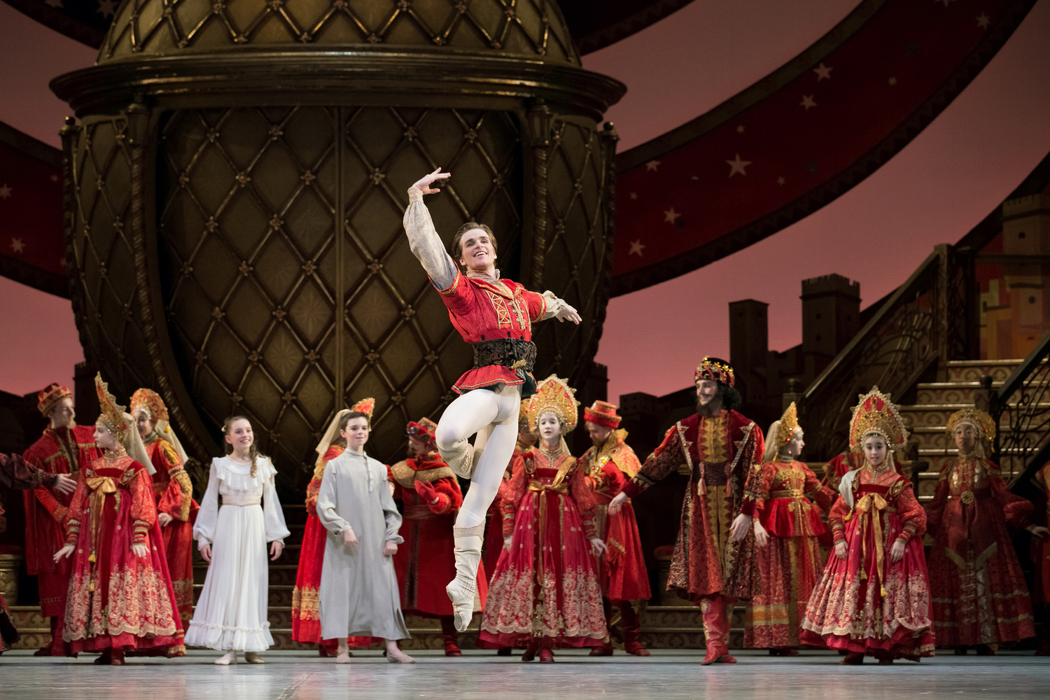 Review: The National Ballet's THE NUTCRACKER is a Dazzling Tradition for All Ages Image