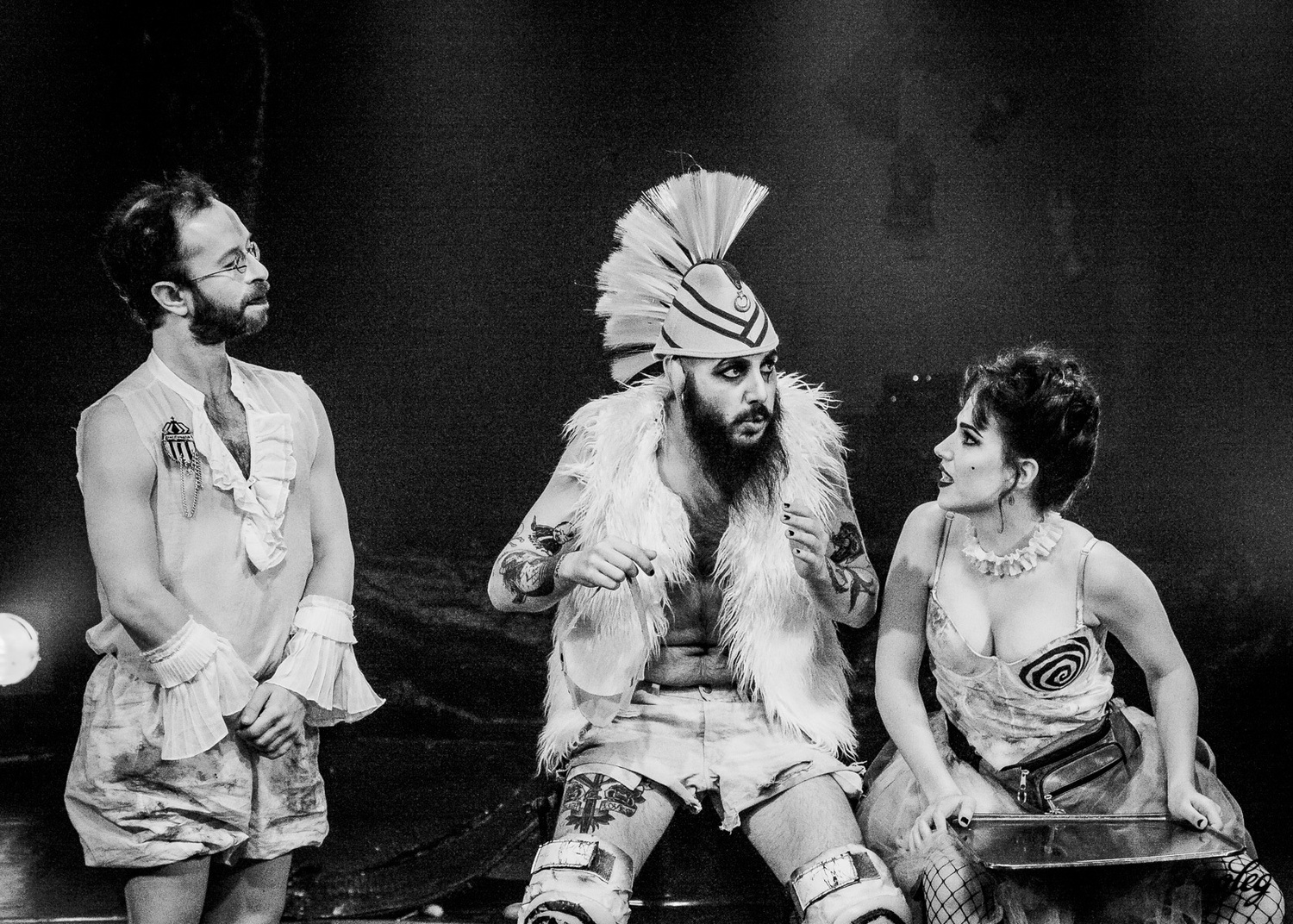 Review: KING UBU at Tmu-na Theater Image