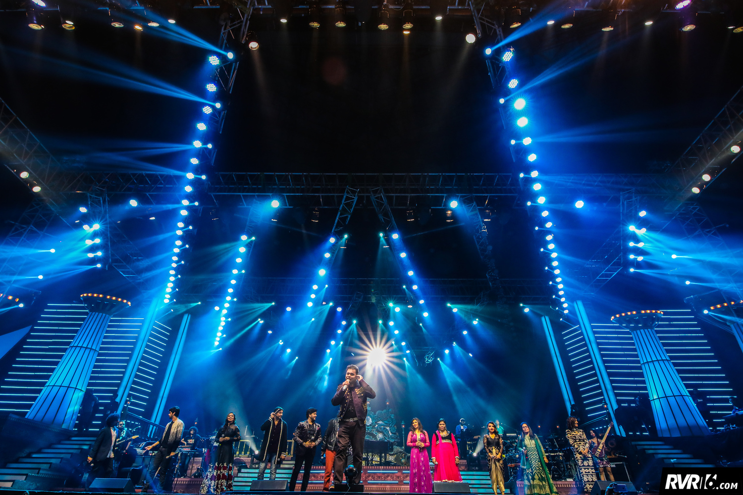 Review: A.R. RAHMAN CAST HIS MUSICAL SPELL at a Concert In Delhi 