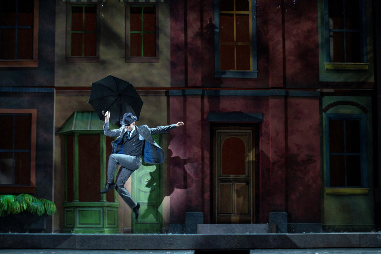 Review: SINGIN' IN THE RAIN at Atlanta Lyric Theatre 