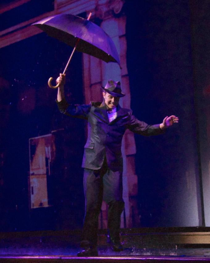 Review: SINGIN' IN THE RAIN at THE WICK THEATRE Image