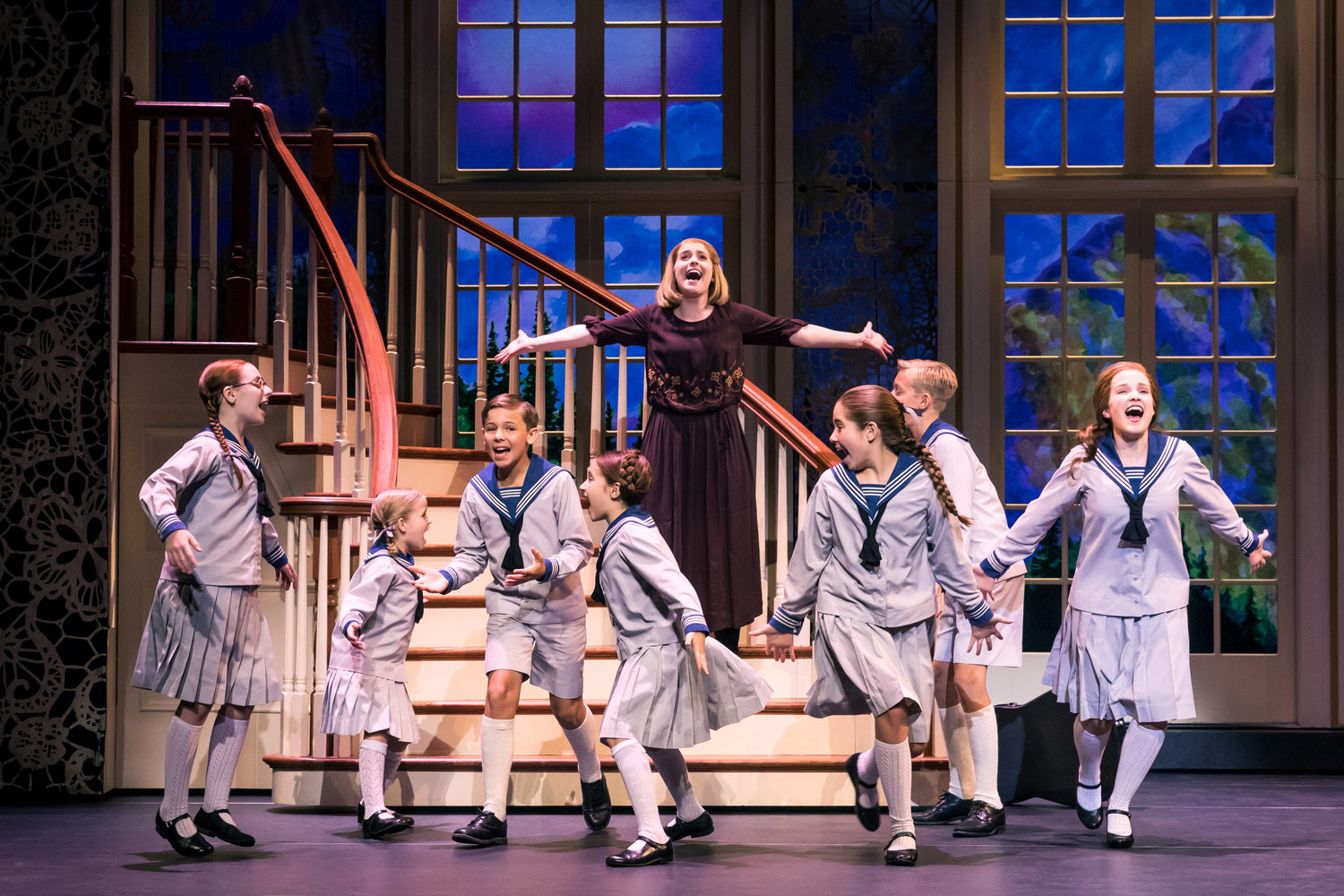 Review: THE SOUND OF MUSIC National Tour Filled with Favorite Things Image