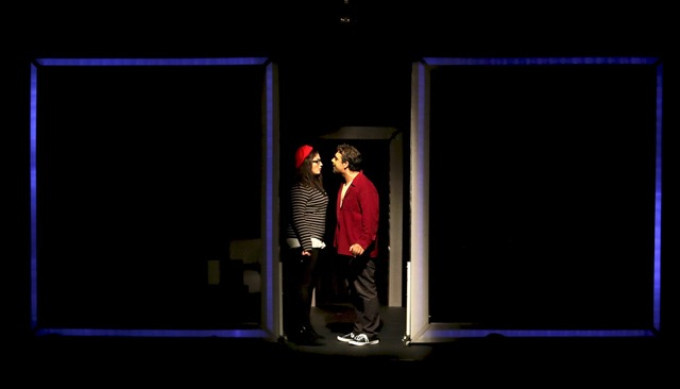 Review: LA PUERTA DE AL LADO at La Estación Image