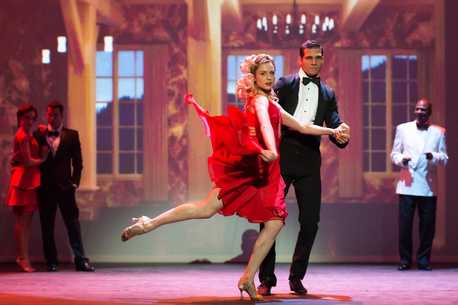 Review: DIRTY DANCING Mambos its Way to Paris 
