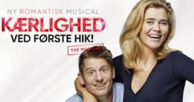 Review: KÆRLIGHED VED FØRSTE HIK at Tivoli Koncertsal  Image