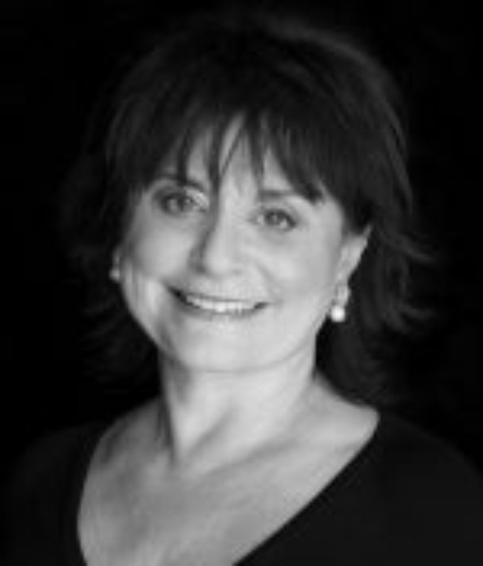 Interview: Iris Rainer Dart of PEOPLE IN THE PICTURE at 3Below Image