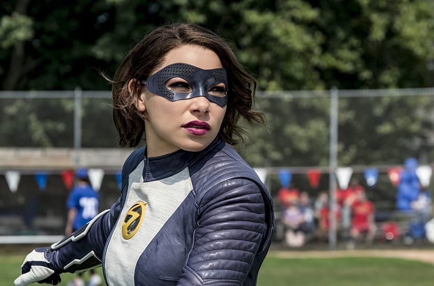 Review: Barry and Iris are Role Models on THE FLASH Image