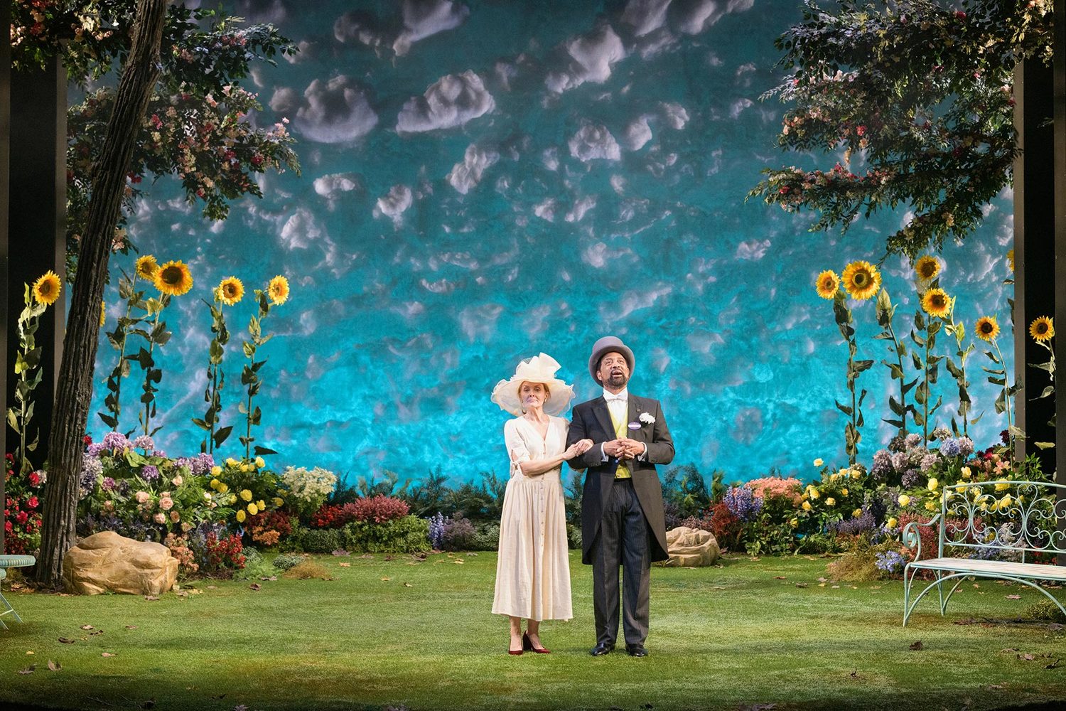Review: WOMAN IN MIND at UD Rep Enemble Image