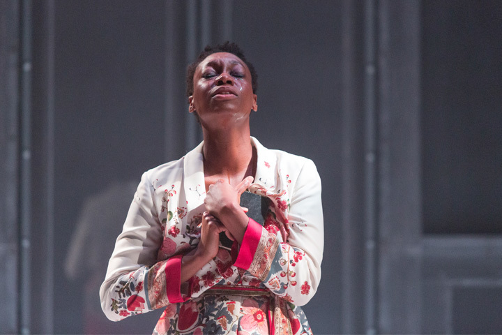 Review: Soulpepper's ORLANDO is an Impressive, Existential Look into Identity Image