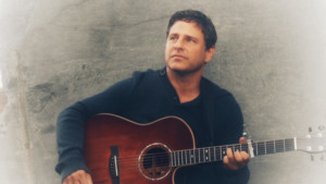 Danny Kravitz To Give First Live Peorformance Of New Single 'Letting Go While Holding On,' In Concert With Shaun Colvin Image