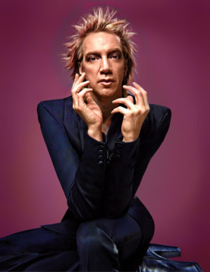 Sven Ratzke Brings BOWIE UNRAVELED to Joe's Pub Image