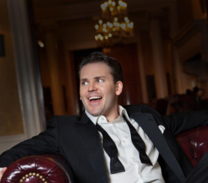 Robert Creighton to Bring Holiday Cheer and FROZEN Co-Stars to Feinstein's/54 Below Image