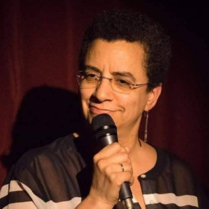 Shelley Colman Hosts Brooklyn Heights Comedy Nights at Vineapple Cafe Image