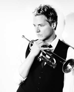 Blue Note Hawaii's 2nd Anniversary Continues With Chris Botti Image