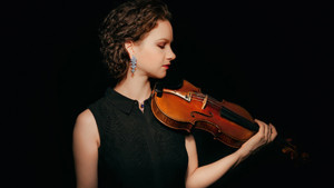 Violin Virtuoso Hilary Hahn Joins The Houston Symphony To Salute Bernstein's Legacy Before Embarking On European Tour  Image