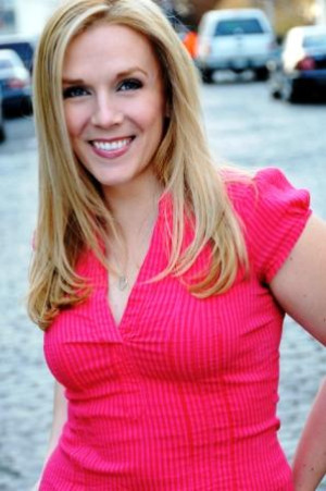 MUSIC AT THE MANSION to Feature Vocalist Lisa Viggiano Image