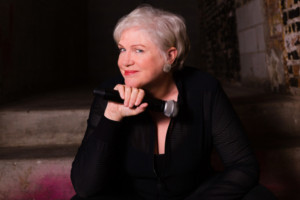 Julia Sweeney To Premiere First Stand-up Special On The Second City's E.t.c. Stage  Image